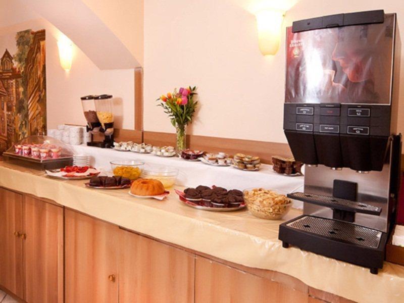 Select Hotel