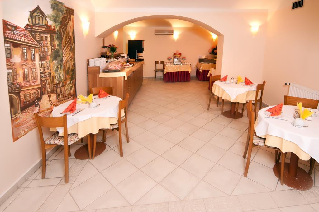 Select 3* Prague